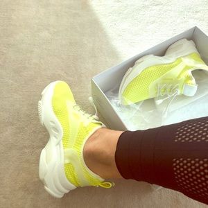 🌹 S O L D 🌹 Steve Madden cool sneakers